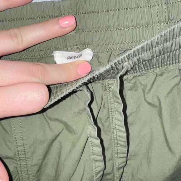 Aerie Women’s High Waisted Go-For-It Olive Fun Baggy Cargo Pants Size Small - Picture 3 of 11